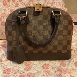 Loui Vuitton Alma BB